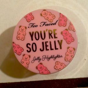 Too faced you’re so jelly highlighter- rose pink